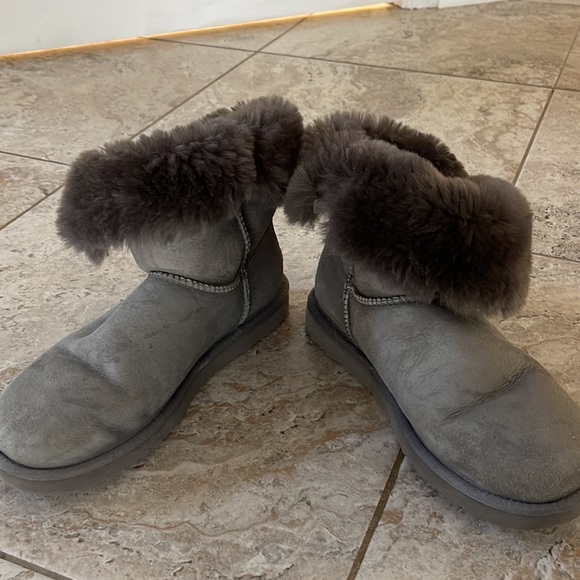 Ugg Bailey Button Boot - Picture 7 of 13